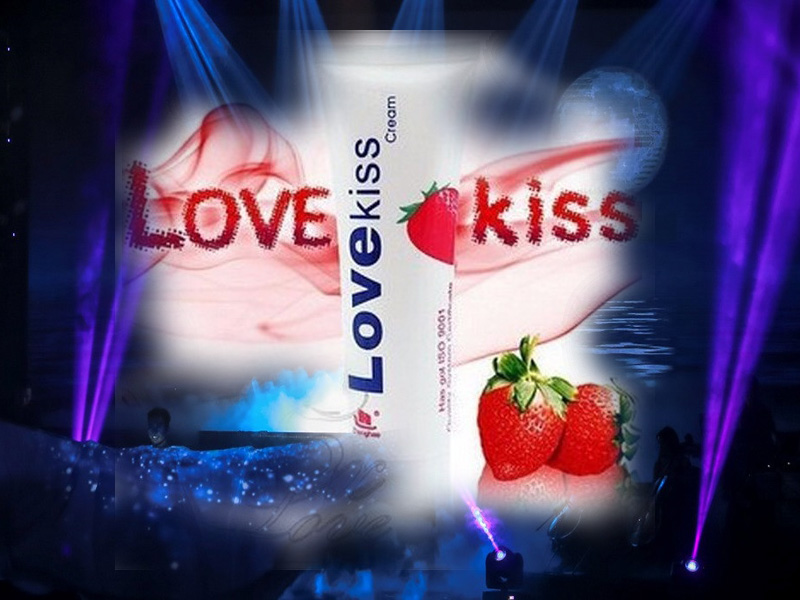 gel-boi-tron-love-kiss-huong-dau-100ml-6